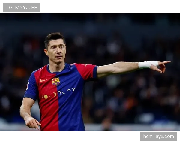 莱万多夫斯基愿降薪留队,坚定支持球队未来发展 莱万多夫斯基愿降薪留队,坚定支持球队未来发展