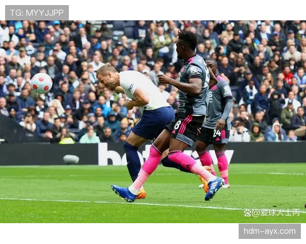 凯莱奇·伊赫内乔闪耀英超，强势崛起成未来之星