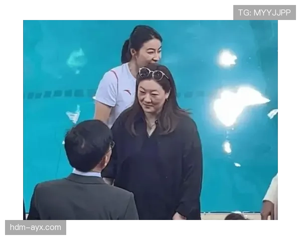 刷到伏明霞近照那一刻，赛场上的小姑娘和现在这套奢华日常差得有点刺眼